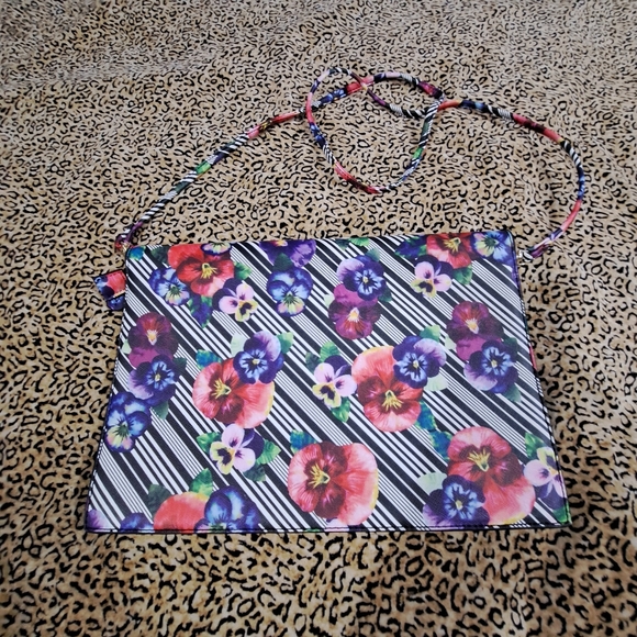 💥3/$25💥 NWOT ALDO FLORAL + STRIPED ENVELOPE CROSSBODY/CLUTCH - Picture 8 of 13